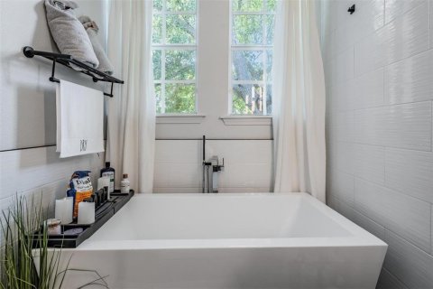 Townhouse in Tampa, Florida 3 bedrooms, 177.26 sq.m. № 1795574 - photo 19