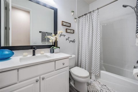 Townhouse in Tampa, Florida 3 bedrooms, 177.26 sq.m. № 1795574 - photo 21