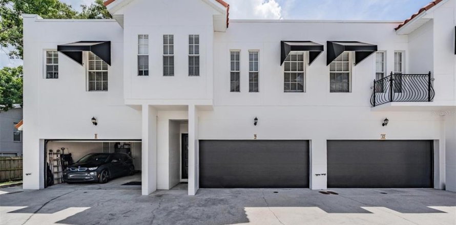 Townhouse in Tampa, Florida 3 bedrooms, 177.26 sq.m. № 1795574