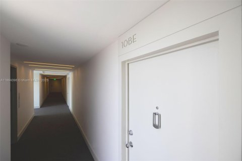 Condominio en venta en Bay Harbor Islands, Florida, 1 dormitorio, 106.84 m2 № 1945755 - foto 17