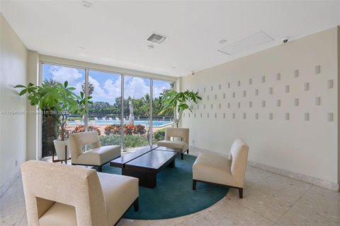 Condominio en venta en Bay Harbor Islands, Florida, 1 dormitorio, 106.84 m2 № 1945755 - foto 15