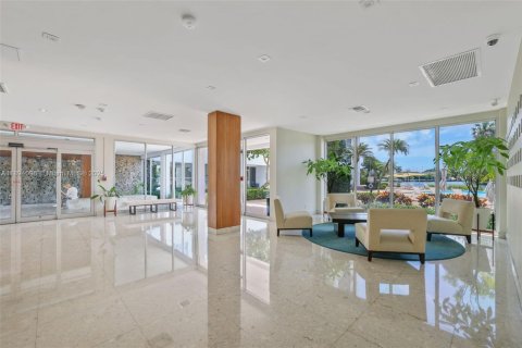 Condominio en venta en Bay Harbor Islands, Florida, 1 dormitorio, 106.84 m2 № 1945755 - foto 16
