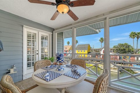 Copropriété à vendre à Sarasota, Floride: 2 chambres, 117.99 m2 № 2136599 - photo 18