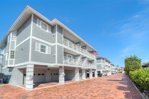 Copropriété à vendre à Sarasota, Floride: 2 chambres, 117.99 m2 № 2136599 - photo 4