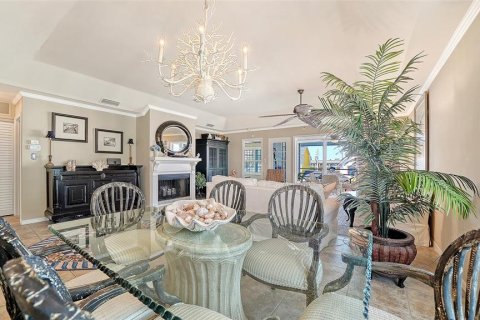 Copropriété à vendre à Sarasota, Floride: 2 chambres, 117.99 m2 № 2136599 - photo 15