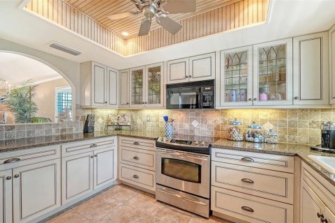 Copropriété à vendre à Sarasota, Floride: 2 chambres, 117.99 m2 № 2136599 - photo 24