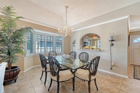 Copropriété à vendre à Sarasota, Floride: 2 chambres, 117.99 m2 № 2136599 - photo 13