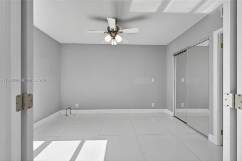 Copropriété à louer à Aventura, Floride: 2 chambres, 107.49 m2 № 2026215 - photo 14