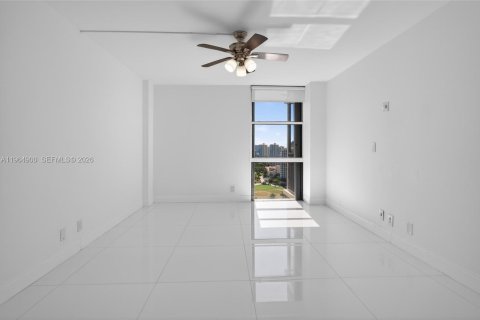 Copropriété à louer à Aventura, Floride: 2 chambres, 107.49 m2 № 2026215 - photo 21