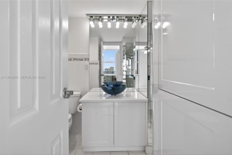 Copropriété à louer à Aventura, Floride: 2 chambres, 107.49 m2 № 2026215 - photo 18