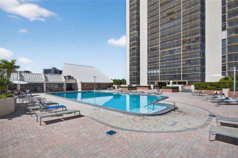 Copropriété à louer à Aventura, Floride: 2 chambres, 107.49 m2 № 2026215 - photo 30