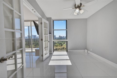 Copropriété à louer à Aventura, Floride: 2 chambres, 107.49 m2 № 2026215 - photo 16