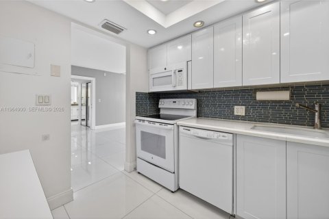 Copropriété à louer à Aventura, Floride: 2 chambres, 107.49 m2 № 2026215 - photo 11
