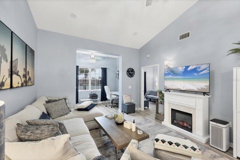 Condo in Bradenton, Florida, 2 bedrooms  № 1903489 - photo 4
