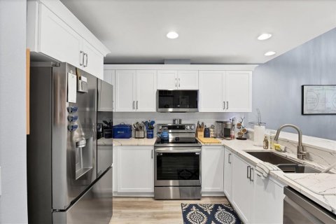 Condo in Bradenton, Florida, 2 bedrooms  № 1903489 - photo 9