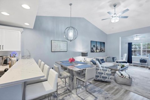 Condo in Bradenton, Florida, 2 bedrooms  № 1903489 - photo 11
