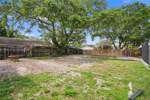 Casa en venta en Fort Lauderdale, Florida, 3 dormitorios, 72.46 m2 № 2050662 - foto 8