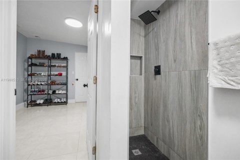 Casa en venta en Fort Lauderdale, Florida, 3 dormitorios, 72.46 m2 № 2050662 - foto 26