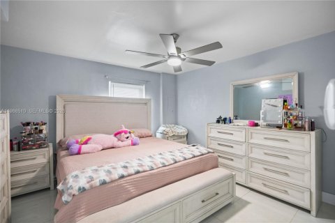 Casa en venta en Fort Lauderdale, Florida, 3 dormitorios, 72.46 m2 № 2050662 - foto 11