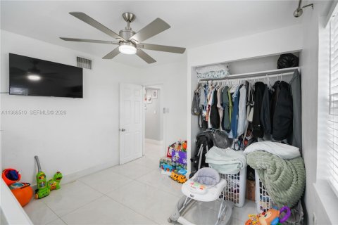 Casa en venta en Fort Lauderdale, Florida, 3 dormitorios, 72.46 m2 № 2050662 - foto 14