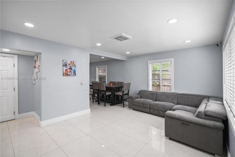 Casa en venta en Fort Lauderdale, Florida, 3 dormitorios, 72.46 m2 № 2050662 - foto 24