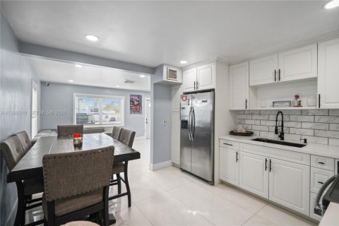 Casa en venta en Fort Lauderdale, Florida, 3 dormitorios, 72.46 m2 № 2050662 - foto 17