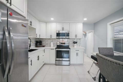 Casa en venta en Fort Lauderdale, Florida, 3 dormitorios, 72.46 m2 № 2050662 - foto 18