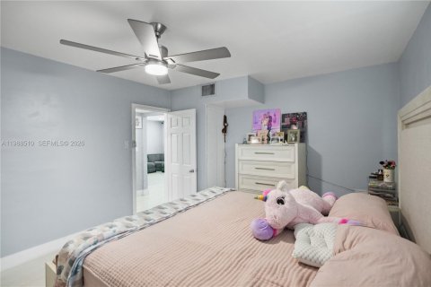 Casa en venta en Fort Lauderdale, Florida, 3 dormitorios, 72.46 m2 № 2050662 - foto 10