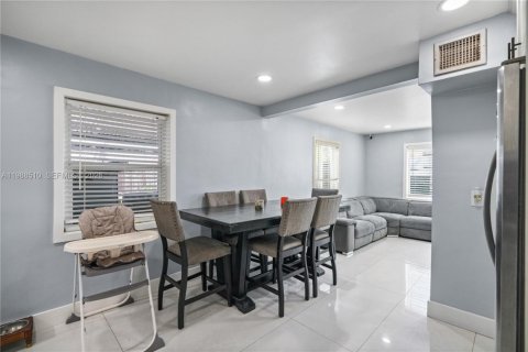 Casa en venta en Fort Lauderdale, Florida, 3 dormitorios, 72.46 m2 № 2050662 - foto 16