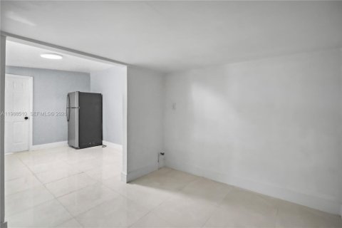 Casa en venta en Fort Lauderdale, Florida, 3 dormitorios, 72.46 m2 № 2050662 - foto 28