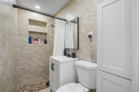 Casa en venta en Fort Lauderdale, Florida, 3 dormitorios, 72.46 m2 № 2050662 - foto 12