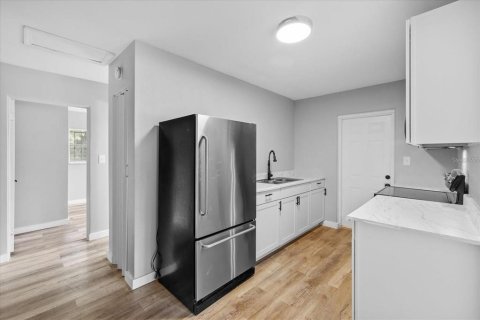 Immobilier commercial à vendre à Winter Haven, Floride: 125.42 m2 № 2363355 - photo 4