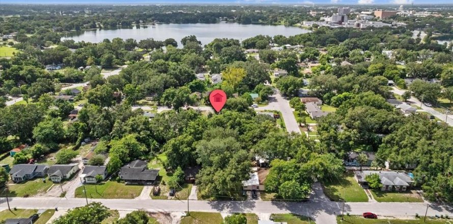 Immobilier commercial à Winter Haven, Floride 125.42 m2 № 2363355
