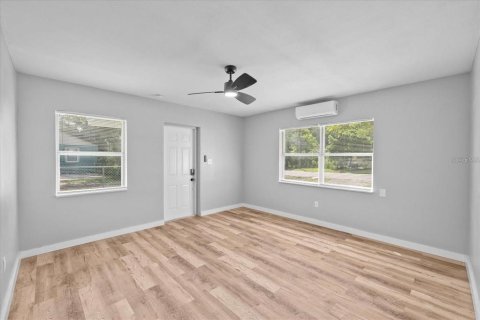 Immobilier commercial à vendre à Winter Haven, Floride: 125.42 m2 № 2363355 - photo 3