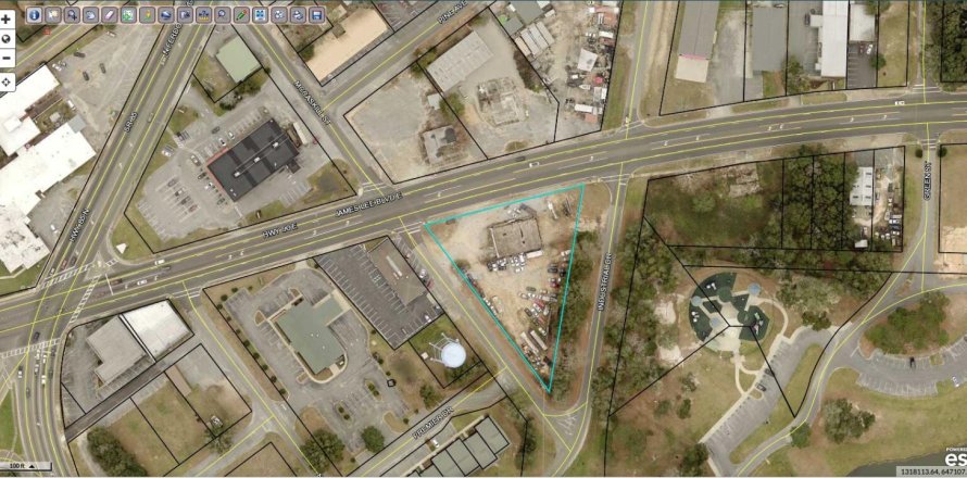 Commercial property in Crestview, Florida № 559208