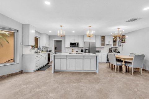 Casa en venta en Deerfield Beach, Florida, 3 dormitorios, 173.26 m2 № 2361946 - foto 13