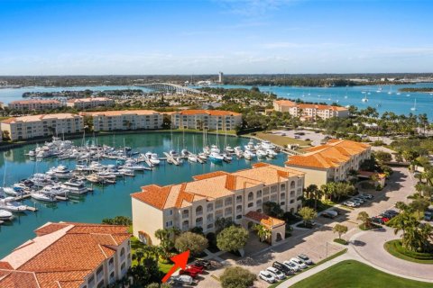 Condo in Hutchinson Island South, Florida, 2 bedrooms № 2078539
