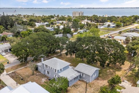 House in Melbourne, Florida 4 bedrooms, 226.59 sq.m. № 1680532 - photo 2