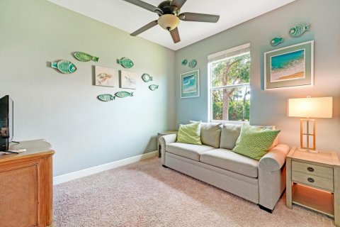 House in Jensen Beach, Florida 3 bedrooms, 168.52 sq.m. № 1172901 - photo 1