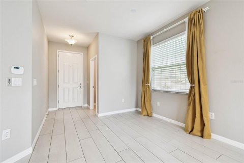 House in Land O' Lakes, Florida 4 bedrooms, 171.5 sq.m. № 1883708 - photo 9