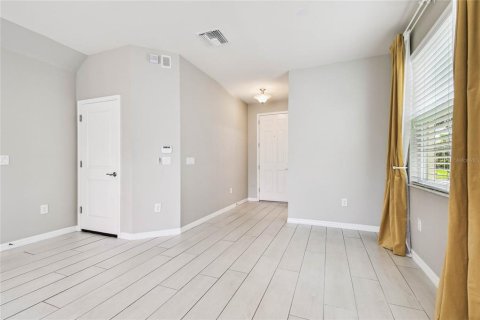 House in Land O' Lakes, Florida 4 bedrooms, 171.5 sq.m. № 1883708 - photo 8