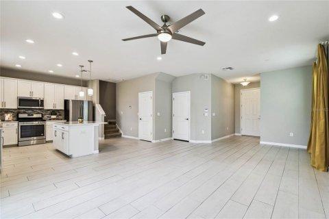 House in Land O' Lakes, Florida 4 bedrooms, 171.5 sq.m. № 1883708 - photo 12