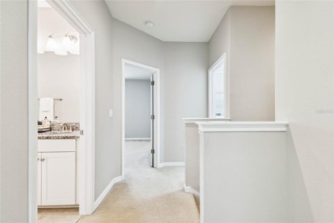 House in Land O' Lakes, Florida 4 bedrooms, 171.5 sq.m. № 1883708 - photo 21