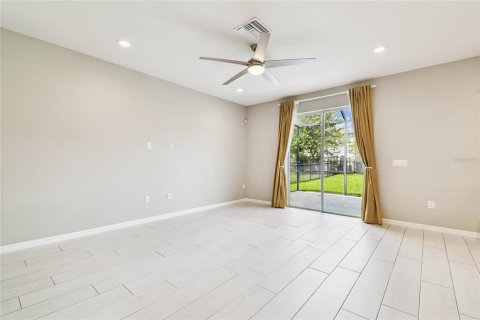 House in Land O' Lakes, Florida 4 bedrooms, 171.5 sq.m. № 1883708 - photo 10