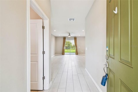 House in Land O' Lakes, Florida 4 bedrooms, 171.5 sq.m. № 1883708 - photo 5