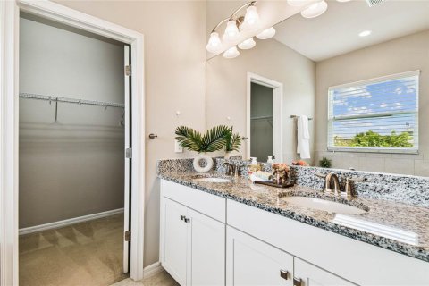 House in Land O' Lakes, Florida 4 bedrooms, 171.5 sq.m. № 1883708 - photo 26