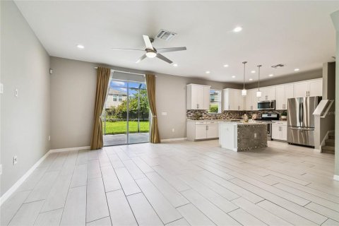 House in Land O' Lakes, Florida 4 bedrooms, 171.5 sq.m. № 1883708 - photo 11