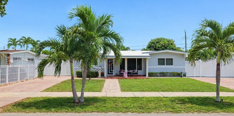 Villa ou maison à Hialeah, Floride 3 chambres, 148.55 m2 № 1834334