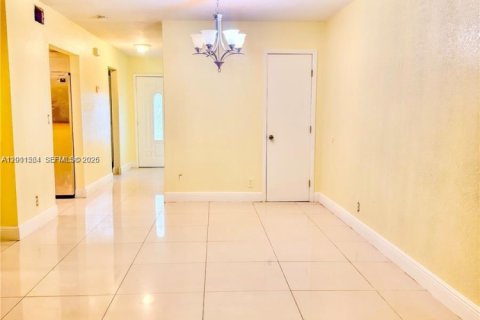 Adosado en venta en North Lauderdale, Florida, 3 dormitorios, 153.29 m2 № 2074744 - foto 5