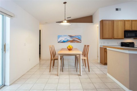 Casa en venta en Palm Coast, Florida, 4 dormitorios, 207.73 m2 № 1720235 - foto 10